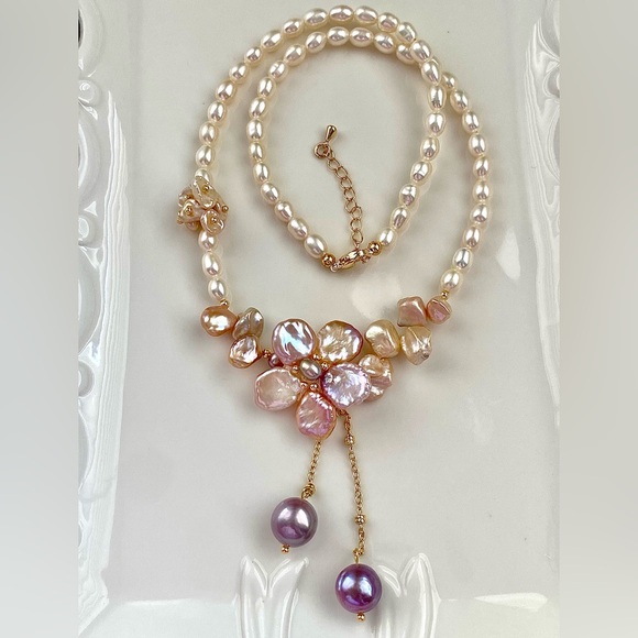 N135-High Quality Pink Petal Pearl Flower Necklace